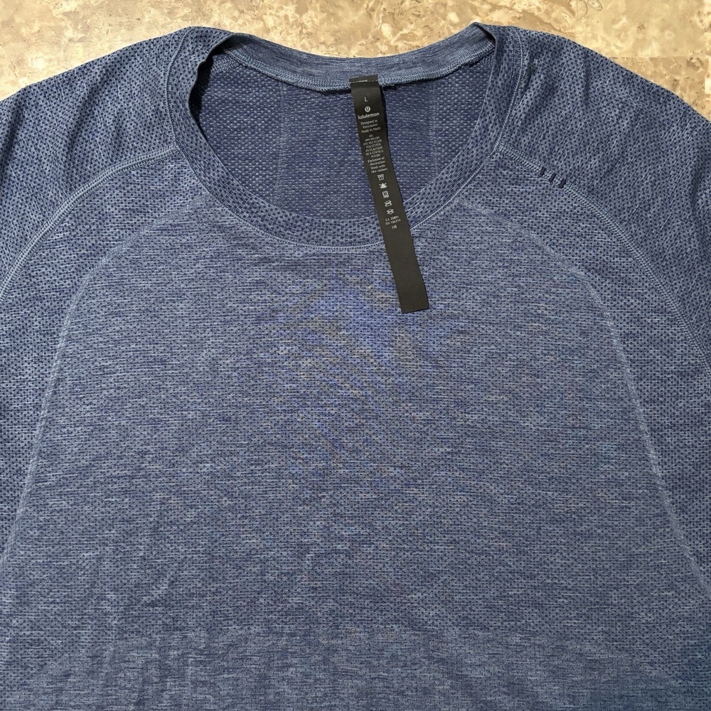 Lululemon Shirt Mens Large Blue Metal Vent Tech Short Sleeve Gym Performance